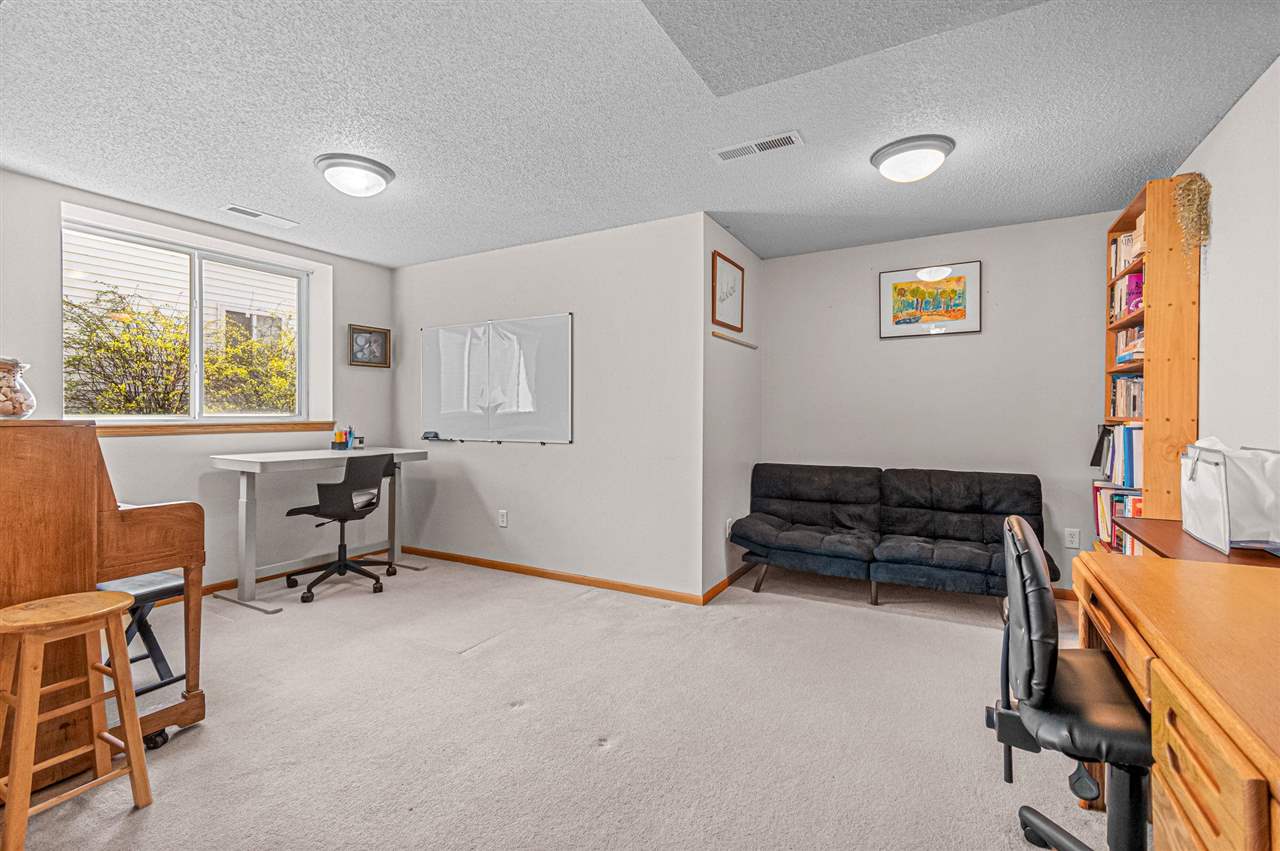 2043 Timber Lane Coralville IA 52241