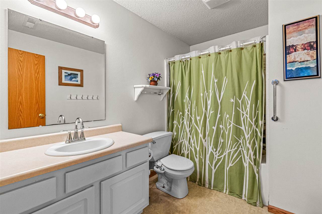 2043 Timber Lane Coralville IA 52241