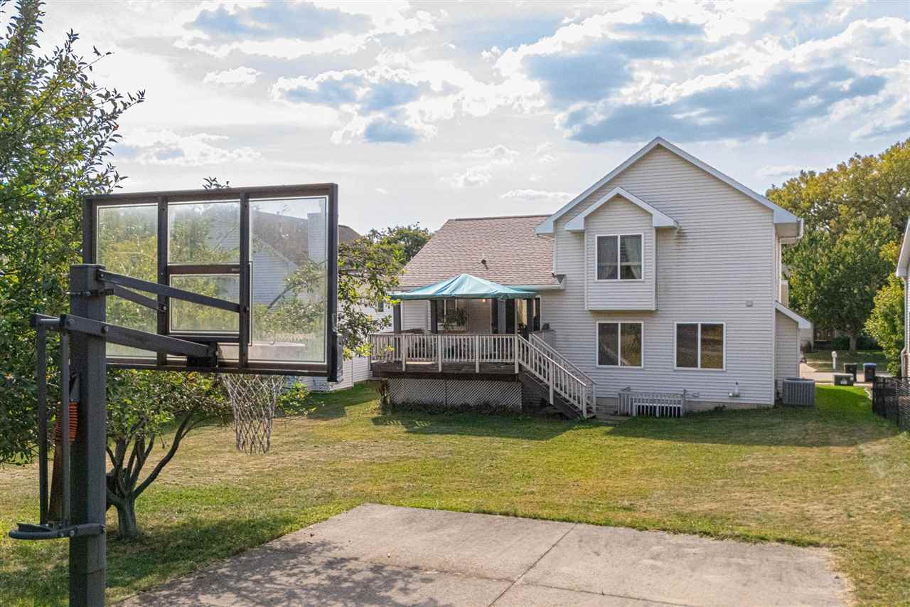 2043 Timber Lane Coralville IA 52241