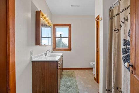 1424 240th Street Tipton IA 52772