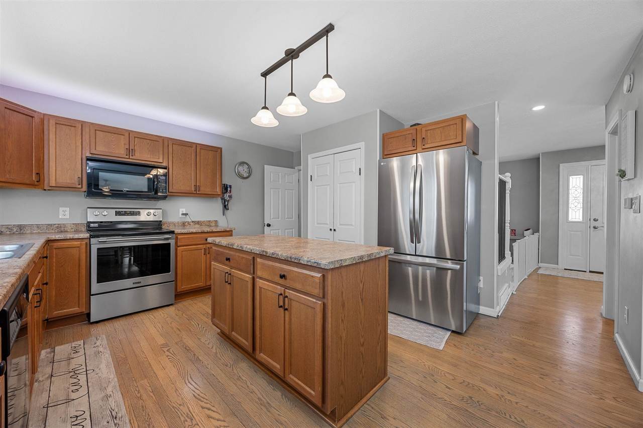 1105 Maple Street Robins IA 52328