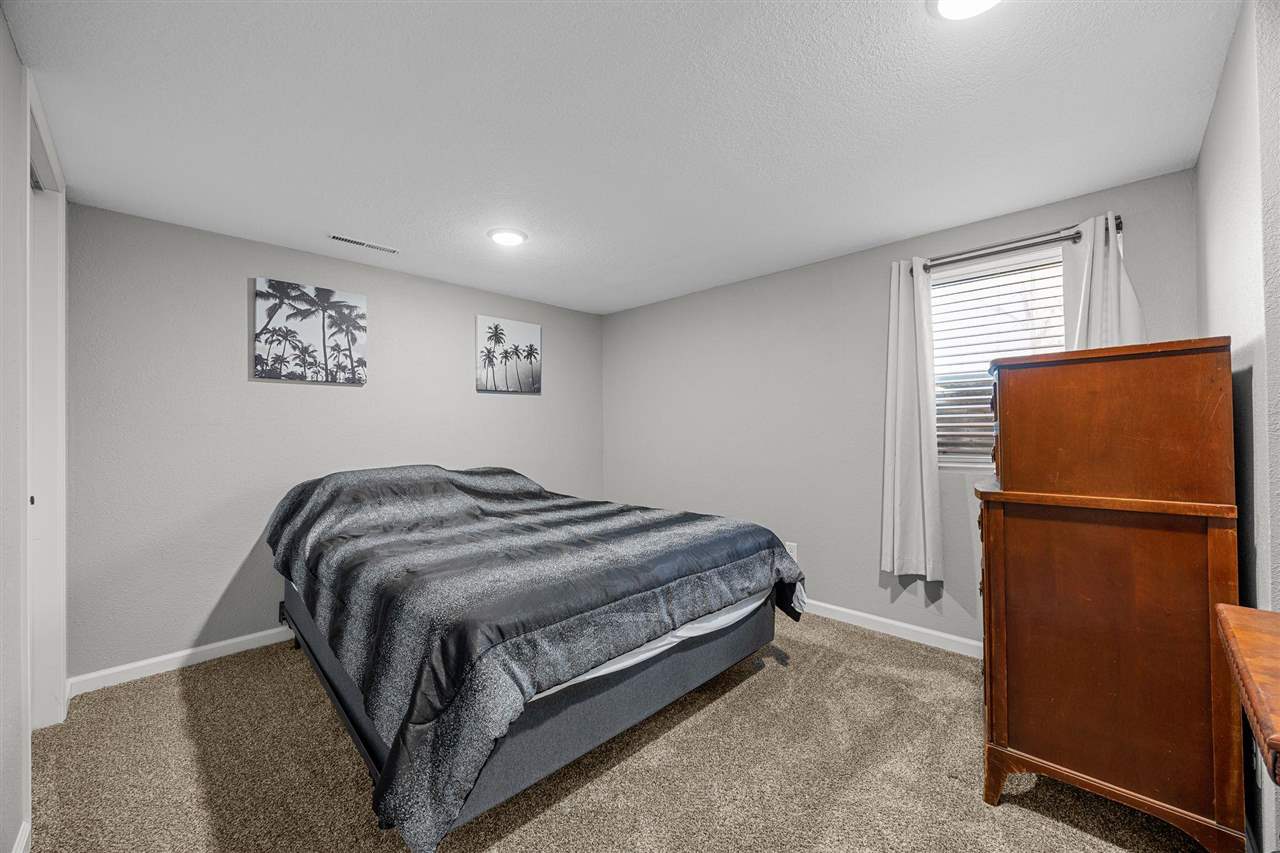 1105 Maple Street Robins IA 52328
