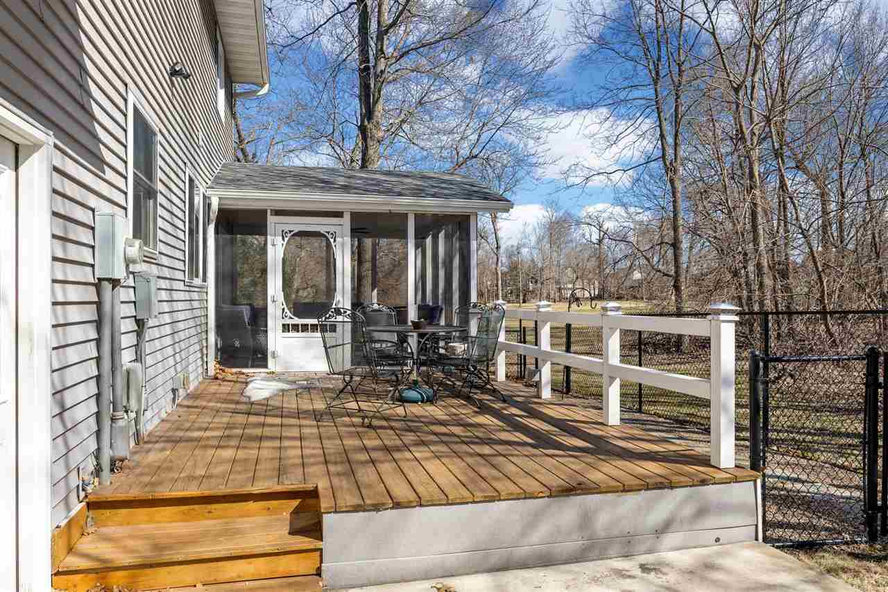 1105 Maple Street Robins IA 52328