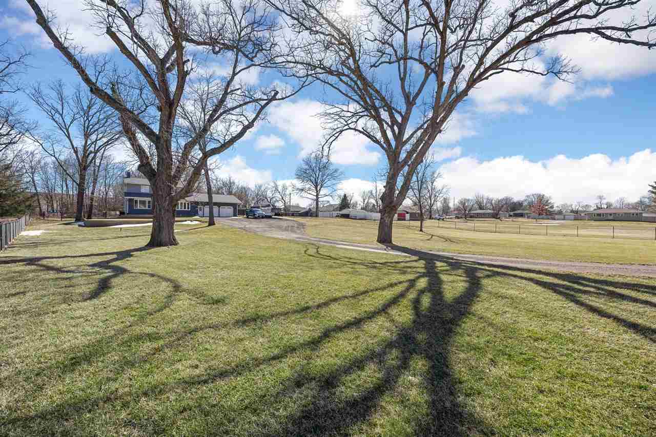 1105 Maple Street Robins IA 52328