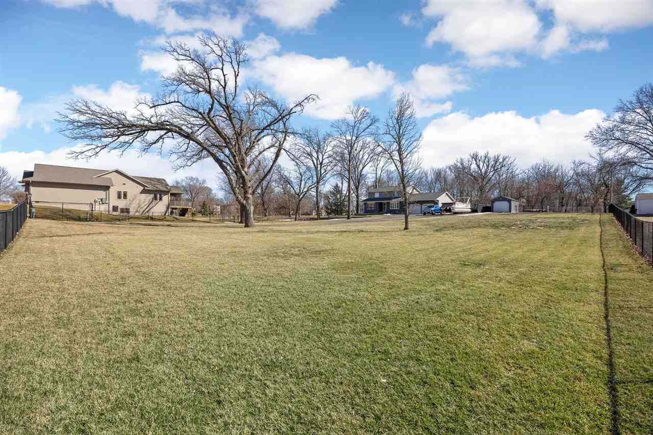 1105 Maple Street Robins IA 52328