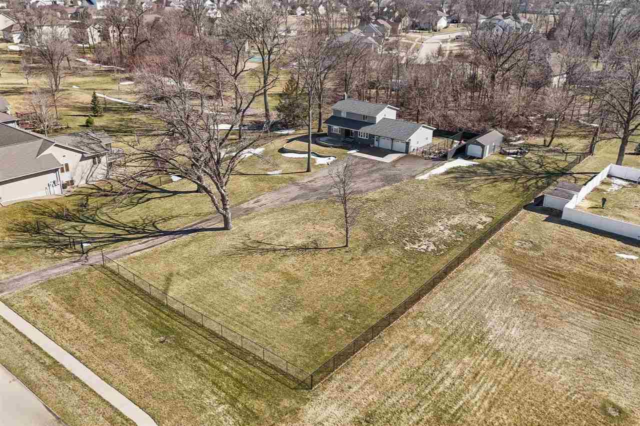 1105 Maple Street Robins IA 52328