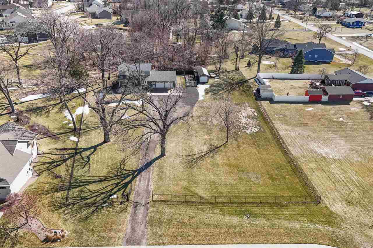 1105 Maple Street Robins IA 52328
