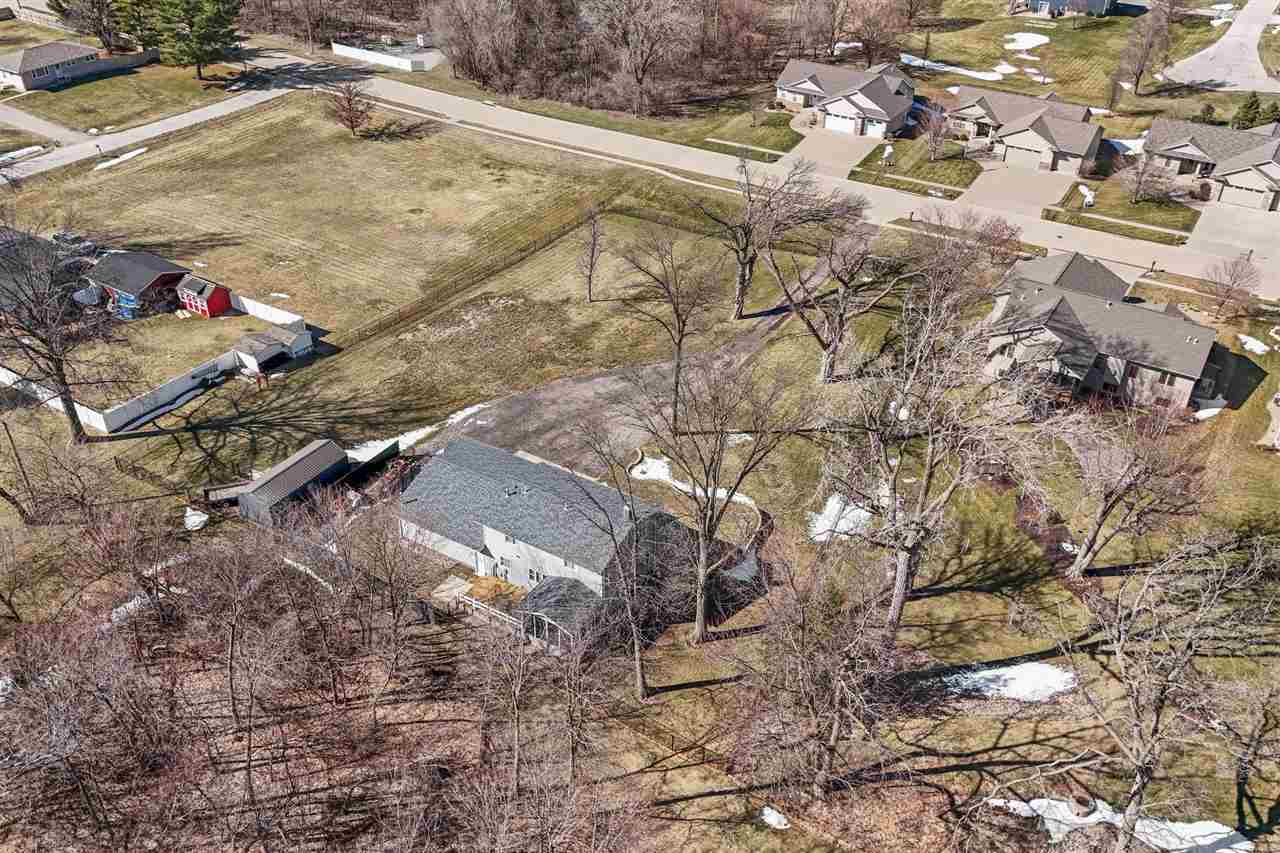 1105 Maple Street Robins IA 52328