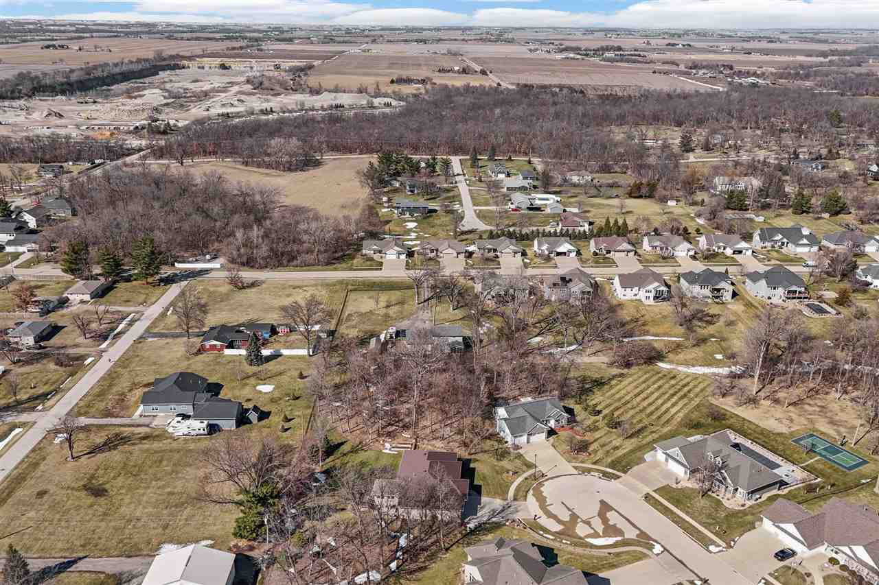 1105 Maple Street Robins IA 52328