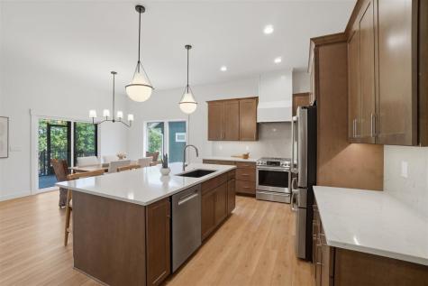 802 Crestview Drive Solon IA 52333