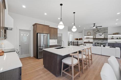 802 Crestview Drive Solon IA 52333