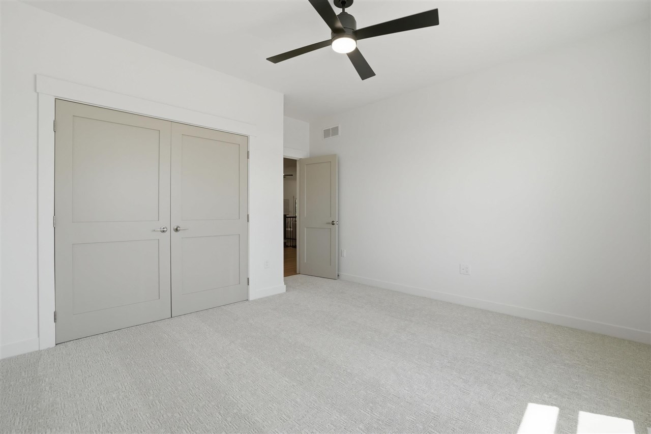 802 Crestview Drive Solon IA 52333