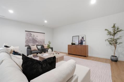 802 Crestview Drive Solon IA 52333