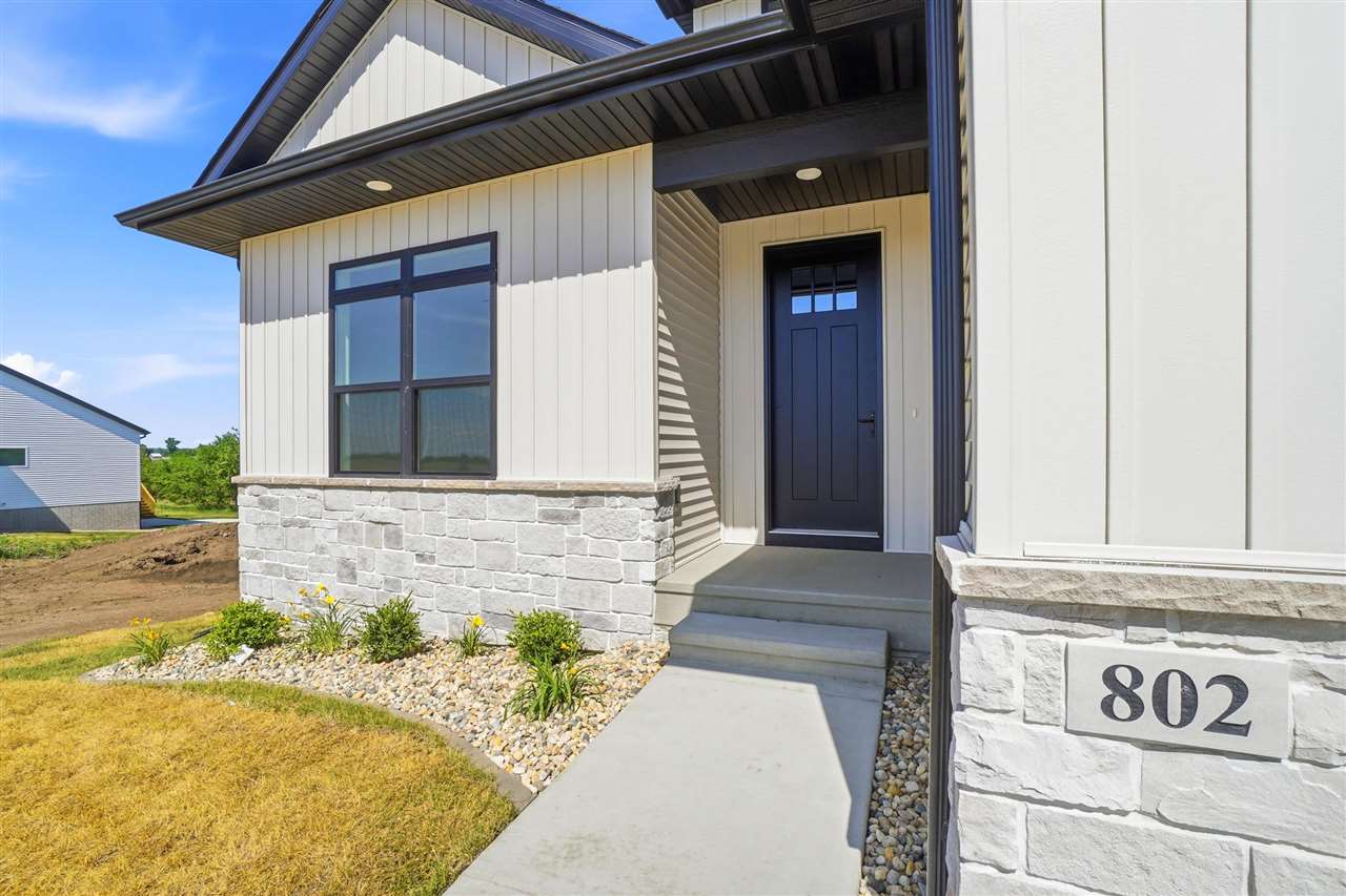 802 Crestview Drive Solon IA 52333