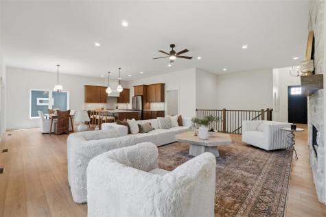 802 Crestview Drive Solon IA 52333