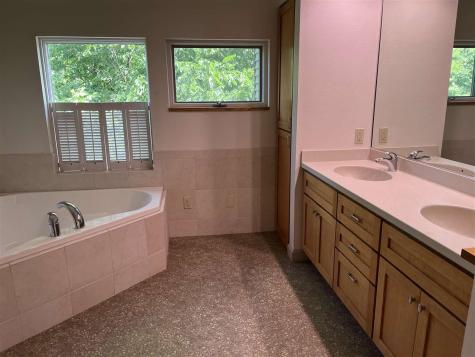 2624 Bluffwood Circle Iowa City IA 52245