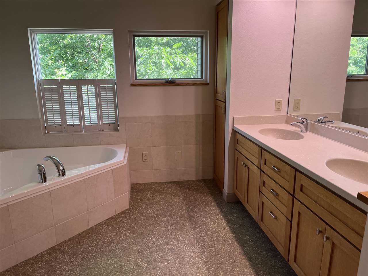 2624 Bluffwood Circle Iowa City IA 52245