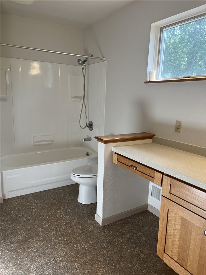 2624 Bluffwood Circle Iowa City IA 52245
