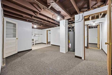 2414 Bowling Street SW Cedar Rapids IA 52404