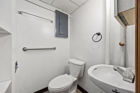 2414 Bowling Street SW Cedar Rapids IA 52404