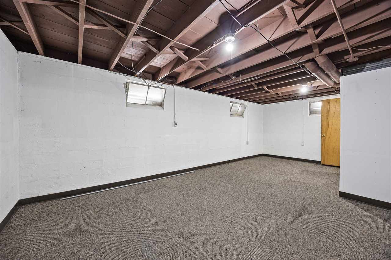 2414 Bowling Street SW Cedar Rapids IA 52404