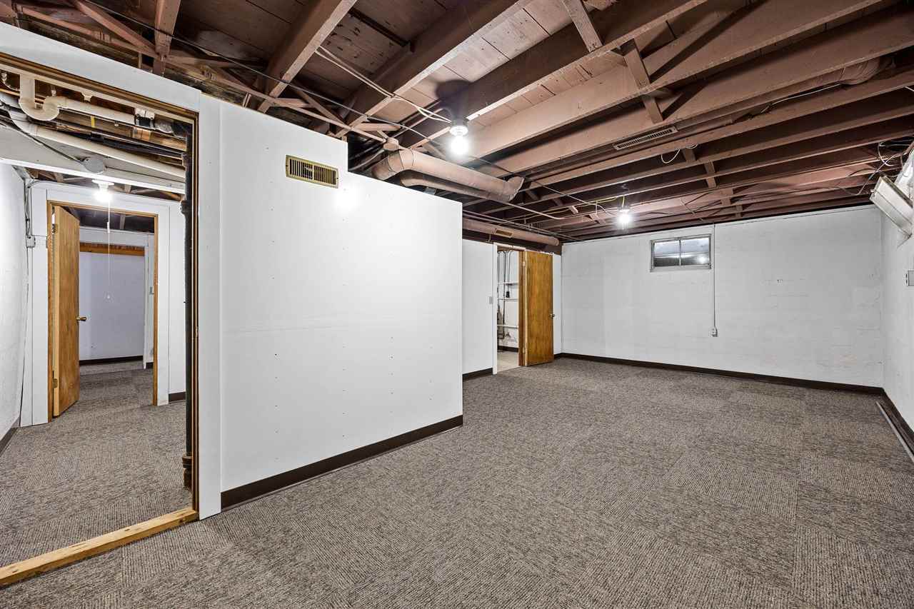 2414 Bowling Street SW Cedar Rapids IA 52404