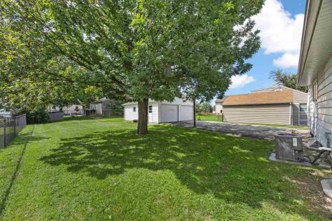 2414 Bowling Street SW Cedar Rapids IA 52404