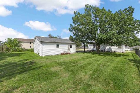 2414 Bowling Street SW Cedar Rapids IA 52404