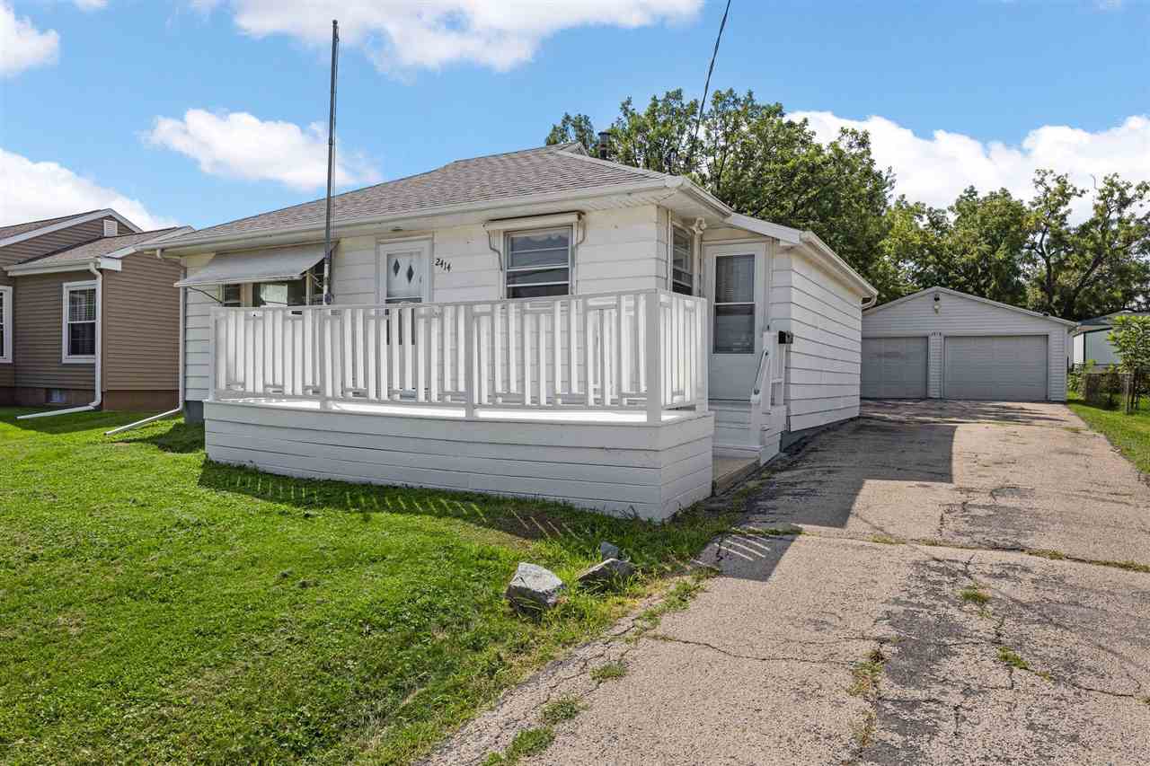 2414 Bowling Street SW Cedar Rapids IA 52404