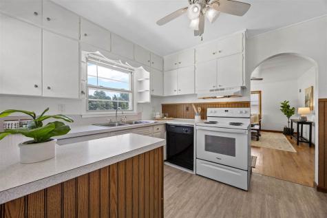 2414 Bowling Street SW Cedar Rapids IA 52404