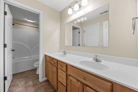1675 Grizzly Trail North Liberty IA 52317