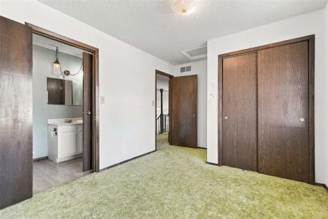 150 W Adams Street Marengo IA 52301