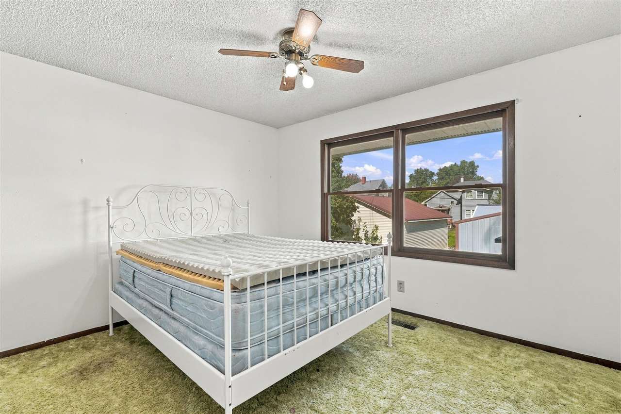 150 W Adams Street Marengo IA 52301