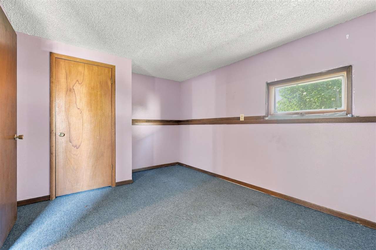 150 W Adams Street Marengo IA 52301