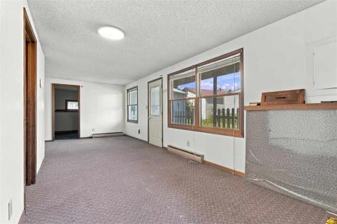 150 W Adams Street Marengo IA 52301
