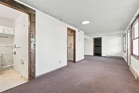 150 W Adams Street Marengo IA 52301