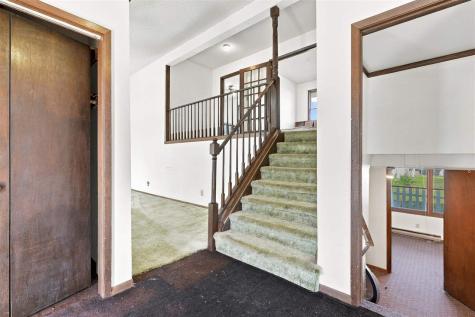 150 W Adams Street Marengo IA 52301