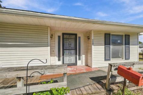 150 W Adams Street Marengo IA 52301