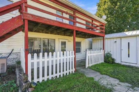 150 W Adams Street Marengo IA 52301