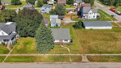 150 W Adams Street Marengo IA 52301