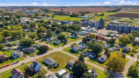 150 W Adams Street Marengo IA 52301