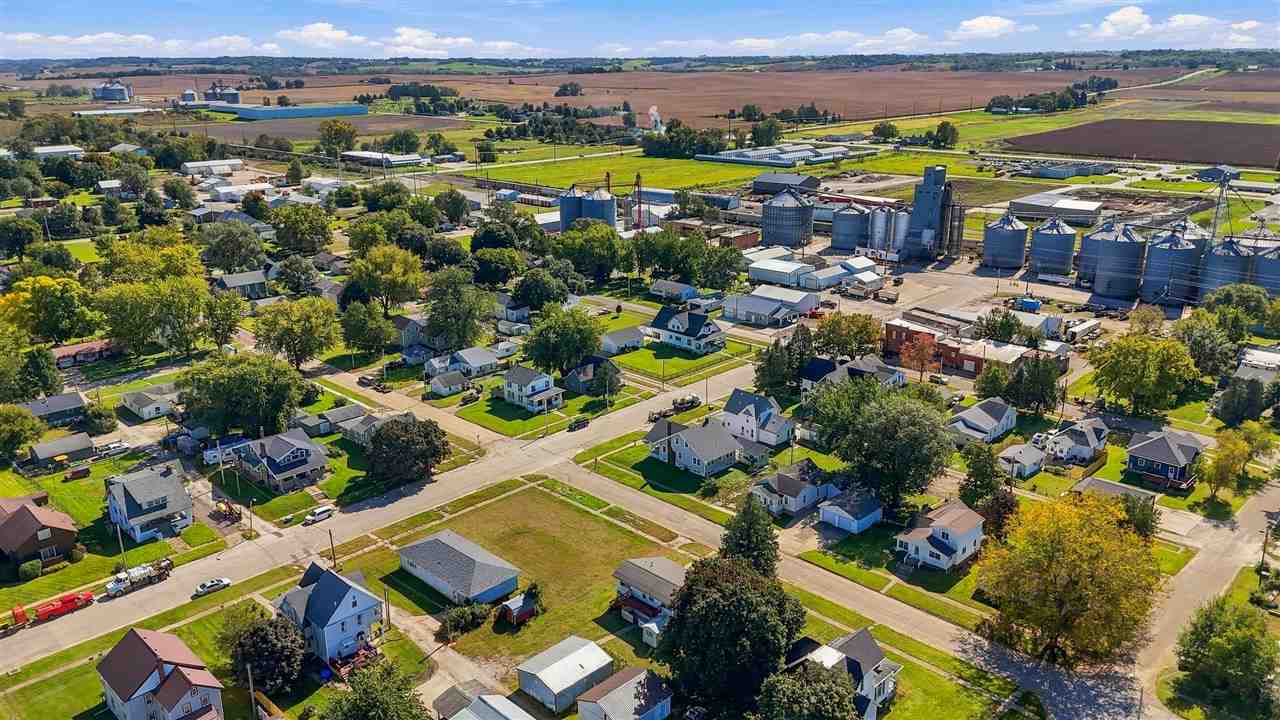 150 W Adams Street Marengo IA 52301