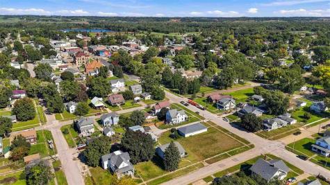 150 W Adams Street Marengo IA 52301