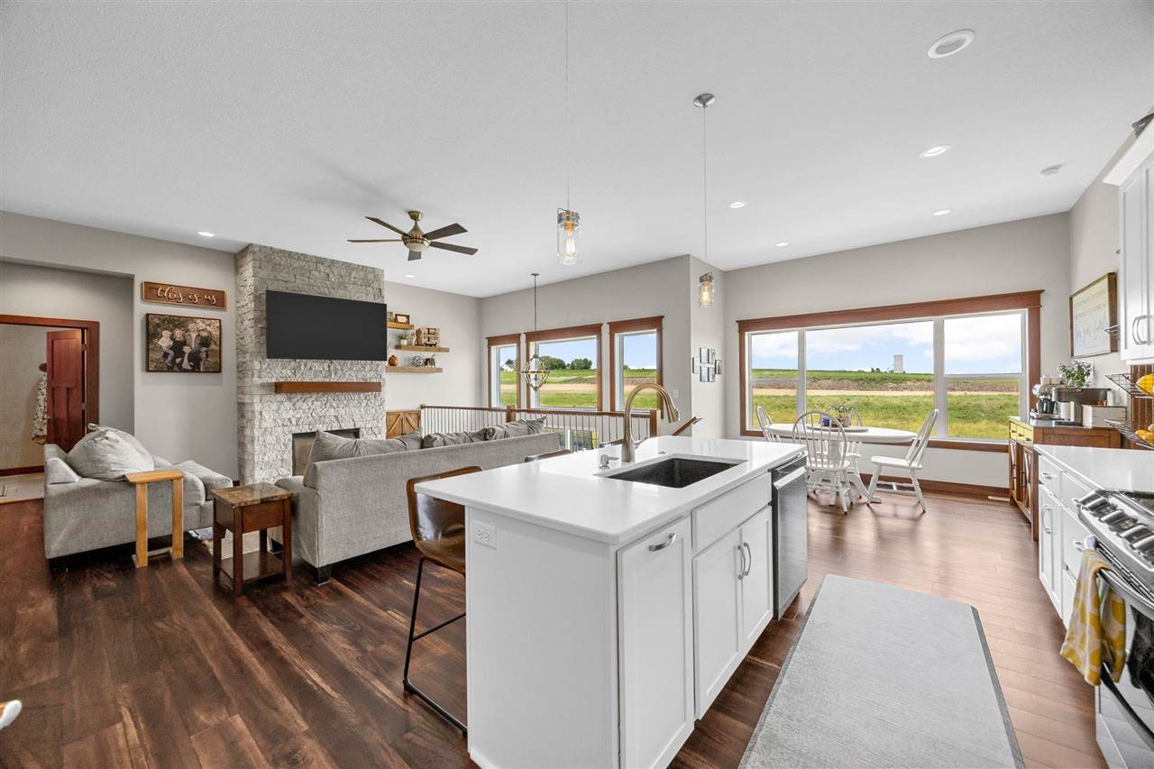 3176 Artesian Road Marion IA 52302