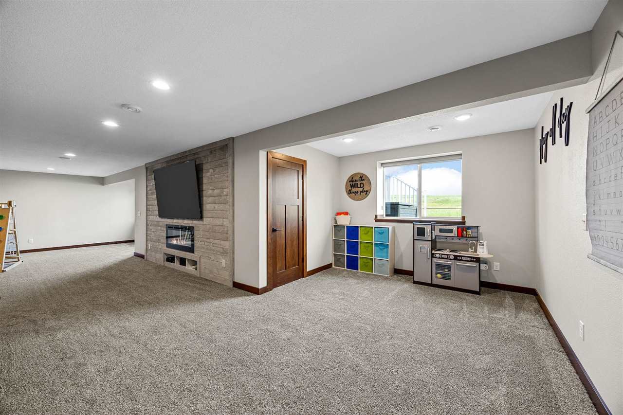 3176 Artesian Road Marion IA 52302