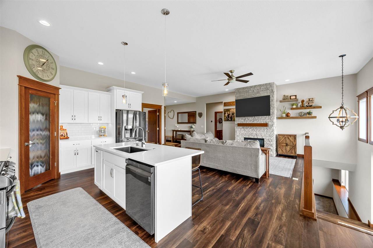 3176 Artesian Road Marion IA 52302