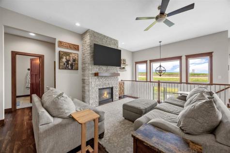 3176 Artesian Road Marion IA 52302