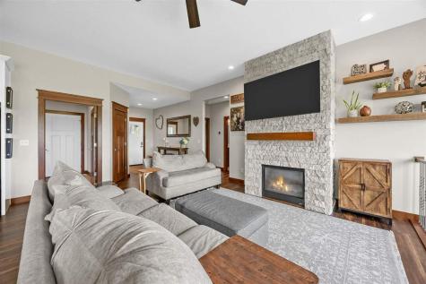 3176 Artesian Road Marion IA 52302