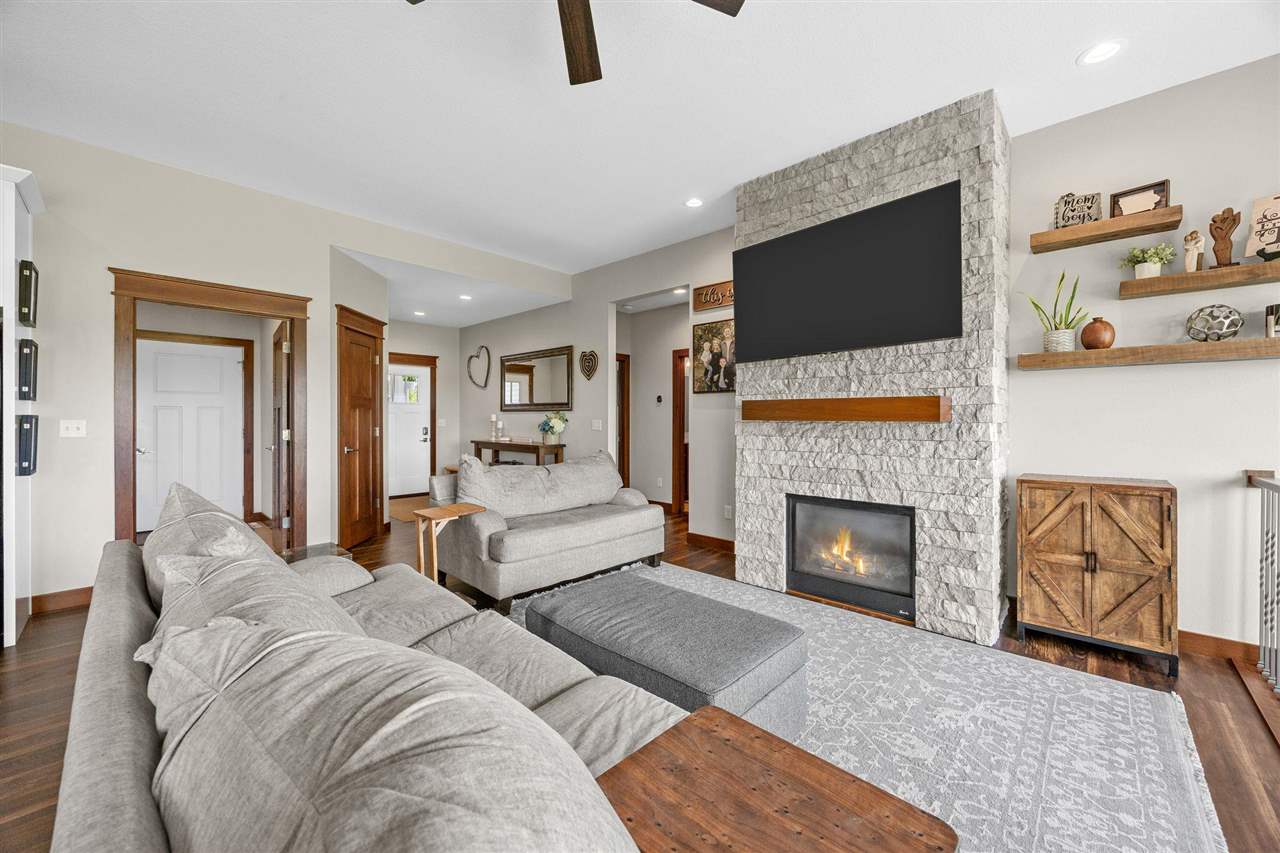 3176 Artesian Road Marion IA 52302
