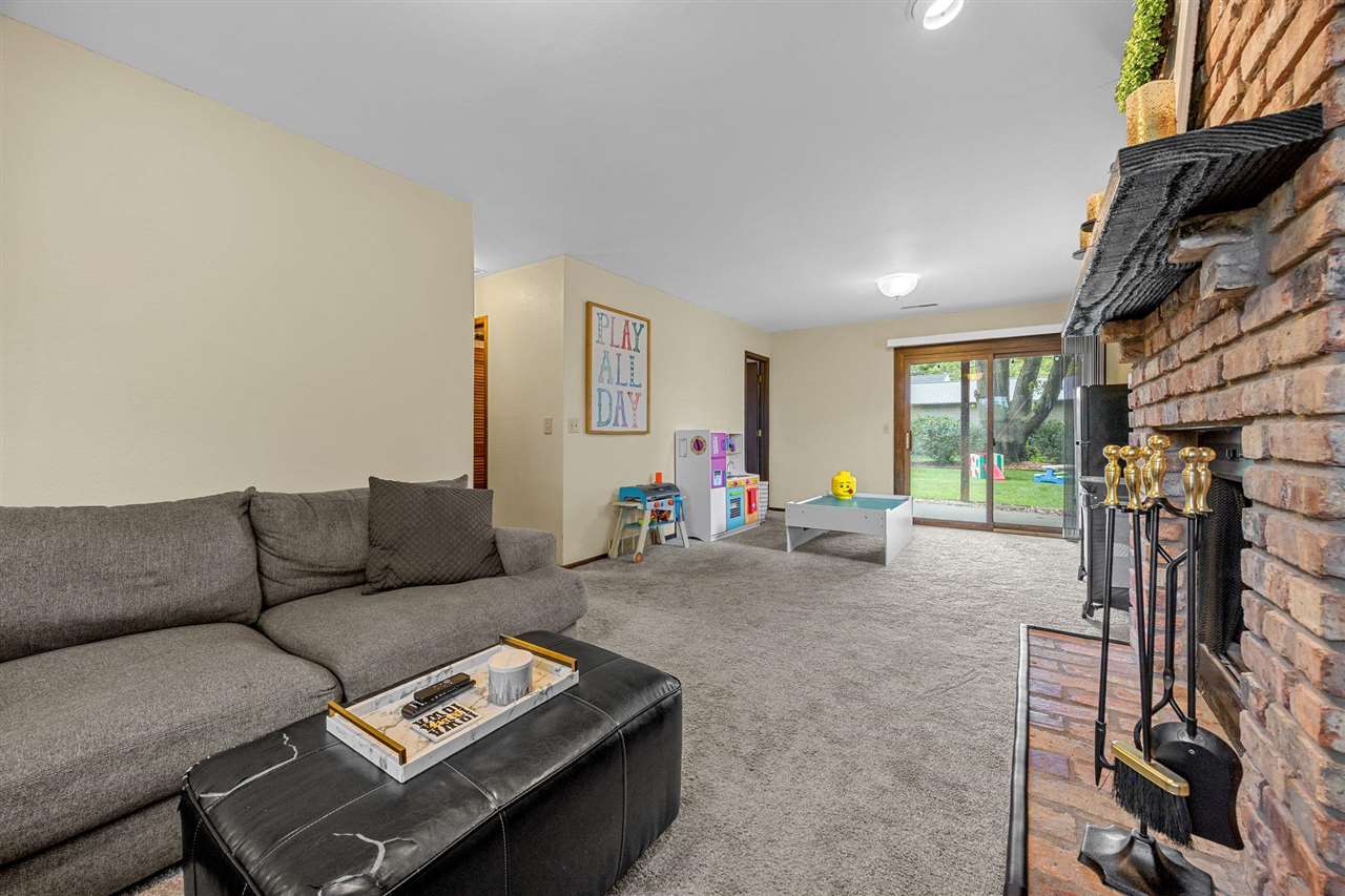 1280 Esther Court Iowa City IA 52240